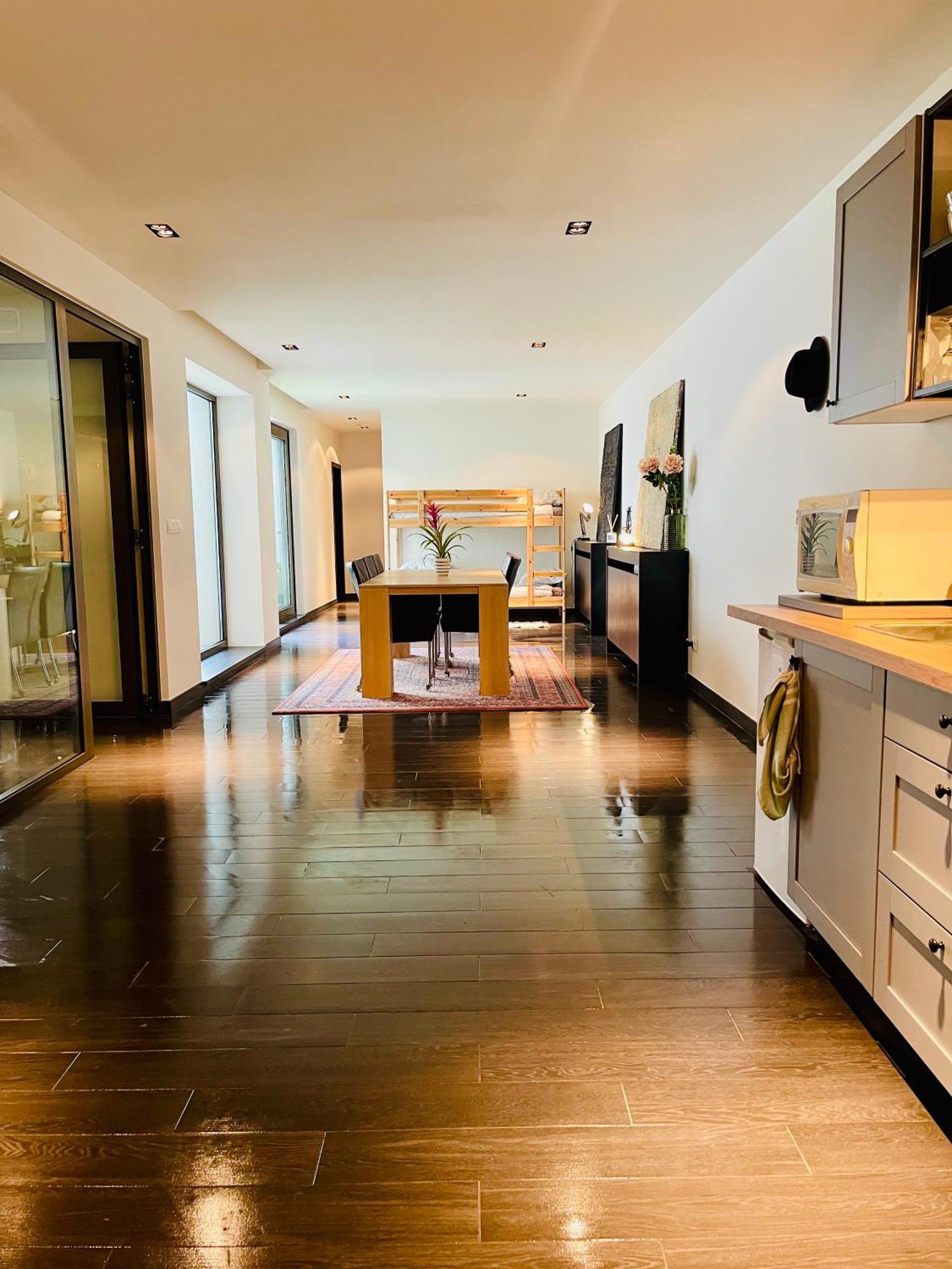 Down Town Spacious Loft Retreat With Private Parking Bryssel Exteriör bild