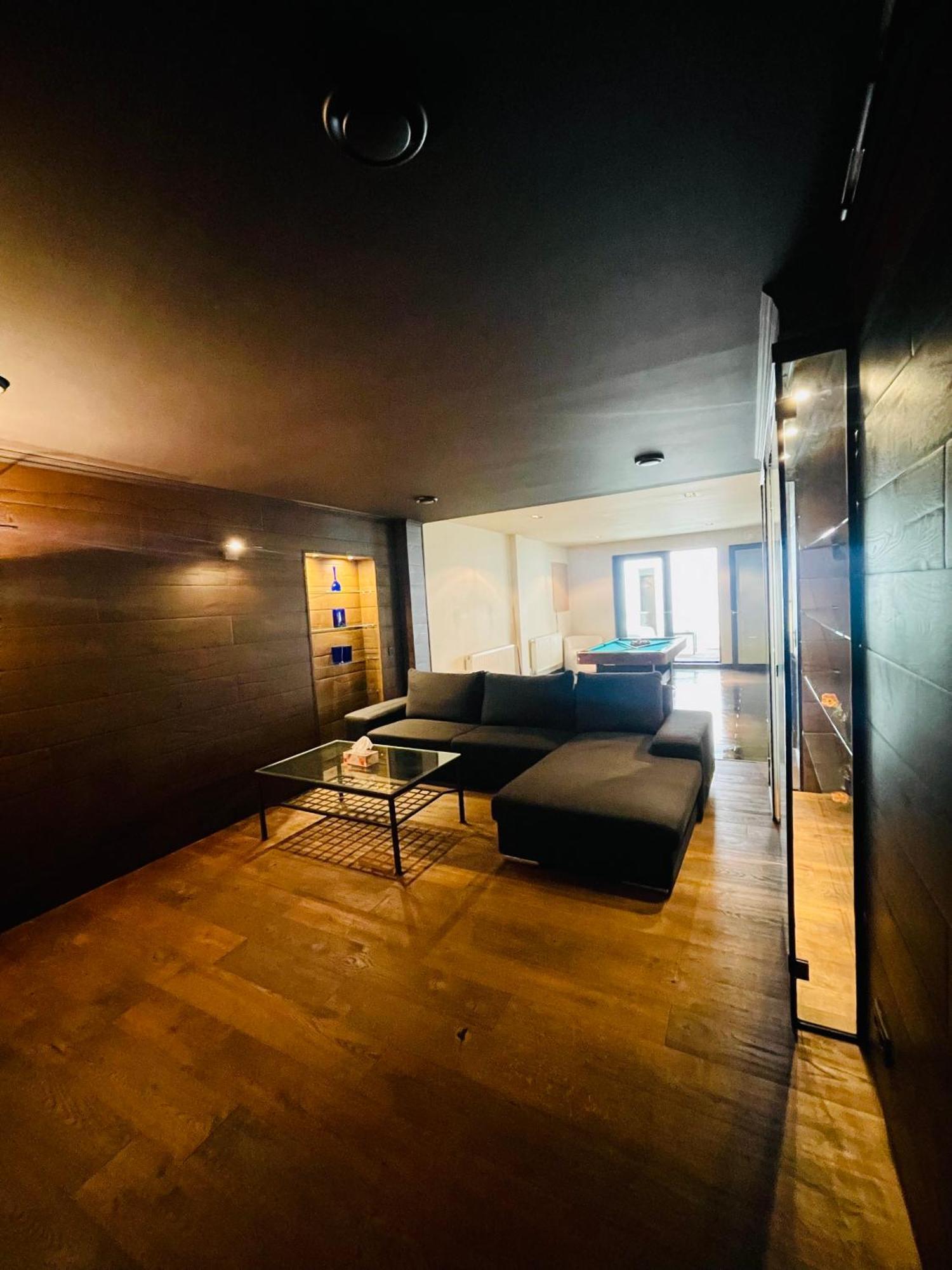Down Town Spacious Loft Retreat With Private Parking Bryssel Exteriör bild
